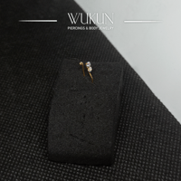 زمام ذهب بدون خرم بفصين بيضاء