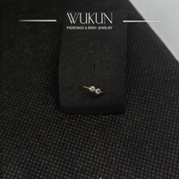 زمام بيرسينج ذهب عيار 18K دائري حلقة بفصين صغيرة ع...