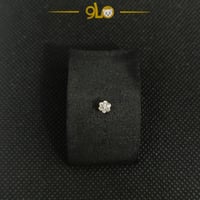 زمام بيرسينج ذهب عيار 18K وردة بسبع فصوص بيضاء