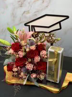 استاند تخرج مع ورد وشوكلا