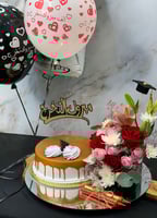 بكج تخرج 2 استاند مرايه مع ورد وكيك وشموع وبالونات