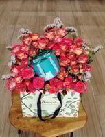 شوكلا انوش صغير مع ورد