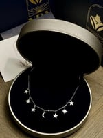 قلادة shining stars