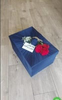 تغليف ملابس شتوية مع كرت اهداء