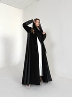 عباية كريب اسود مع تفته هندي
