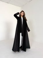 عباية كريب اسود مع تفته هندي