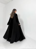 عباية كريب اسود مع مخمل قصة كلوش