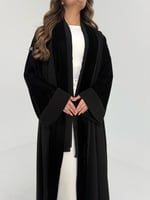 عباية كريب اسود مع مخمل قصة كلوش