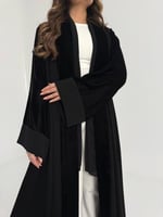 عباية كريب اسود مع مخمل قصة كلوش