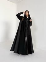 عباية كريب اسود مع تفته هندي