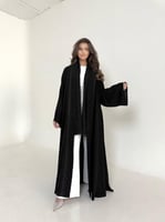 عباية كريب اسود مطرز اسود قصة كلوش