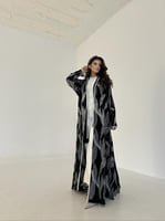 عباية كريب تطريز أبيض قصة كلوش