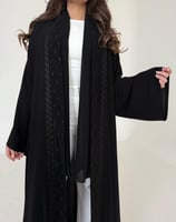 عباية كريب اسود مطرز اسود قصة كلوش