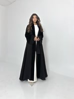 عباية كريب اسود مع مخمل قصة كلوش