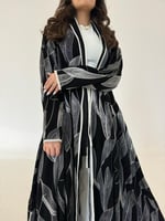 عباية كريب تطريز أبيض قصة كلوش