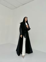 عباية كريب اسود مع تفته هندي قصة كلوش