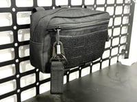 شنطة تكتيكية مع ميداليه (أسود) - مولي سستم