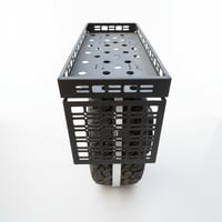 سلة الأمتعة على تاير السبير