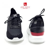 حذاء رياضي بتصميم مميز أسود