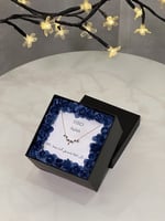 بوكس أنيق بورد مميز مع قلادة ذهبية