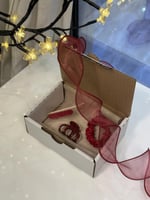 بوكس التوزيعات الاحمر