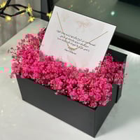 قلادة انيقة نسائية مع ورد