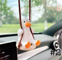 دمية سيارة بورد صناعي صغير ( صممها بنفسك )