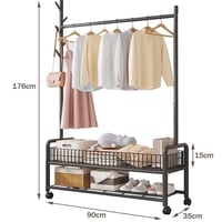 علاقة ملابس حديد مع 2 رف أسود بعجلات