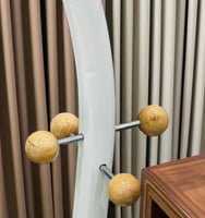 شماعة ملابس بتصميم عصري