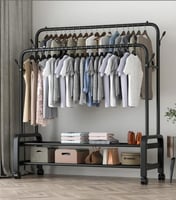 علاقة ملابس حديد دورين مع 2 رف أسود بعجلات