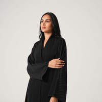 عبايه شيفون منقط مع كريب