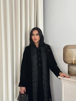 عبايه مخمل دانتيل