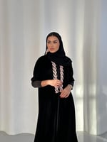 عبايه مخمل كوري مع استرتش وكلفه