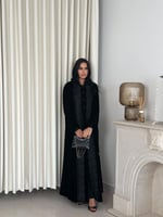 عبايه مخمل دانتيل