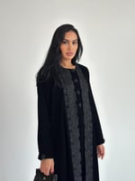 عبايه مخمل دانتيل