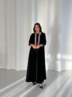 عبايه مخمل كوري مع استرتش وكلفه