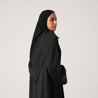 عبايه شيفون منقط مع كريب