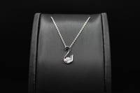 S16 عقد من الفضة عيار ٩٢٥ على شكل الأوزة