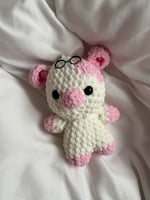 Strawberry cow keychain / ميدالية بقرة الفراولة 🍓