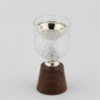 مبخرة رجاج بقاعدة استيل بتصميم مميز مقاس 16*8 سم