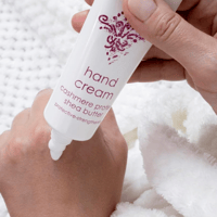 كريم طبيعي لترطيب اليدين | زبدة الشيا وبروتينات ال...