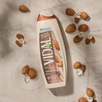 غسول جسم بزبدة الشيا وزيت اللوز من فيدال شاور جل ط...