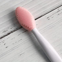 فرشاة تقشير من السيليكون لتقشير الشفاه والانف