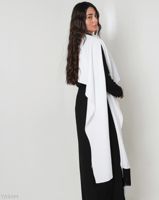 فستان السديم أسود بوشاح أبيض أنيق