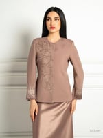 بدلة أنيقة وكلاسيك من قطعتين