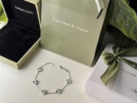 سوارة ڤان كليف ميني