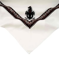 شال شتوي مطرز بروجيه