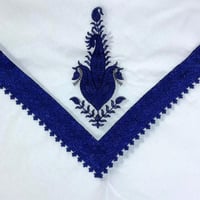 شال شتوي مطرز بروجيه