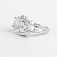 خاتم فضة ملكي بيضاوى شنكار - أبيض معّرق