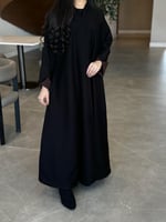 عبايه ساده بتدخيله على الكم بني